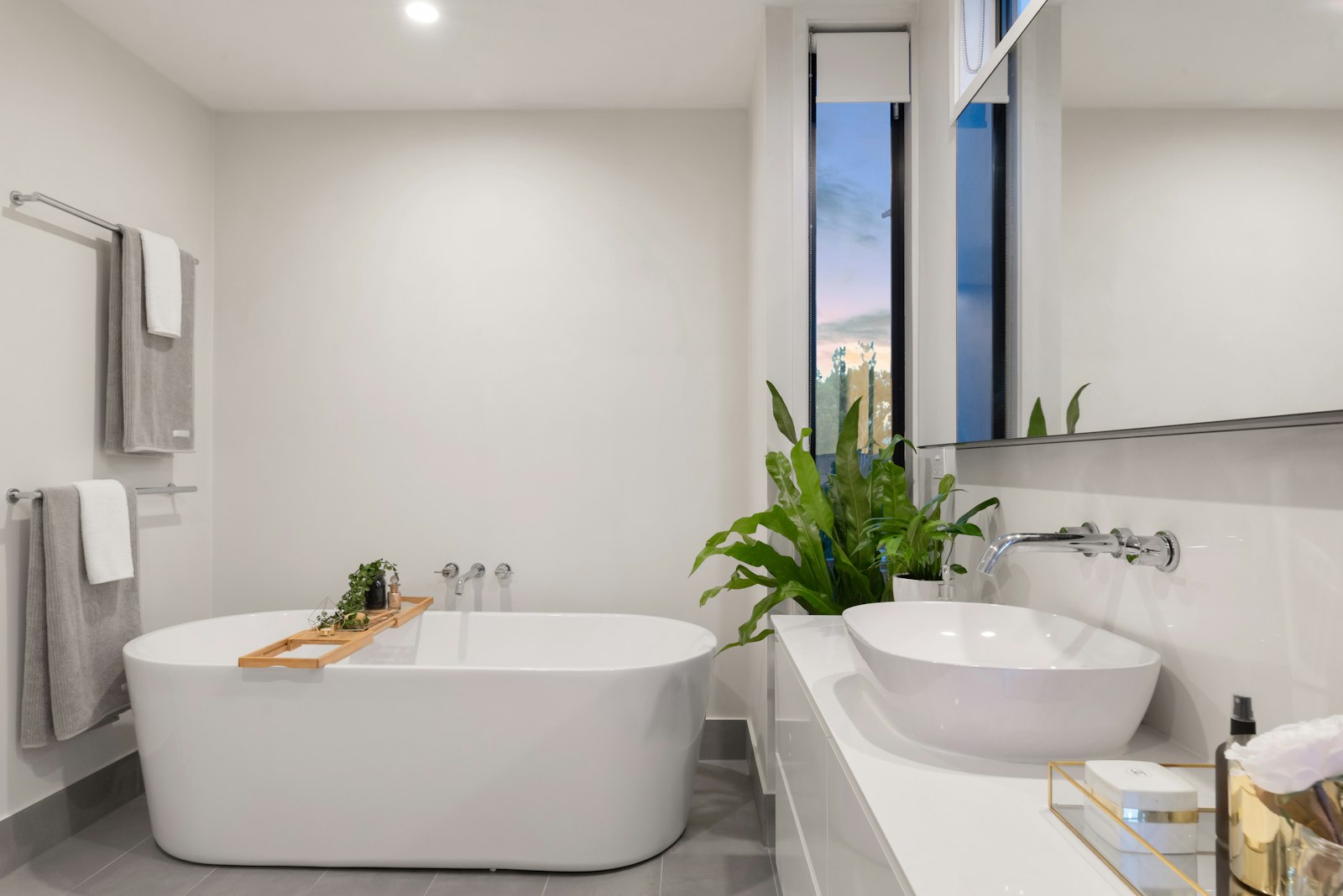Salle de bain moderne et propre